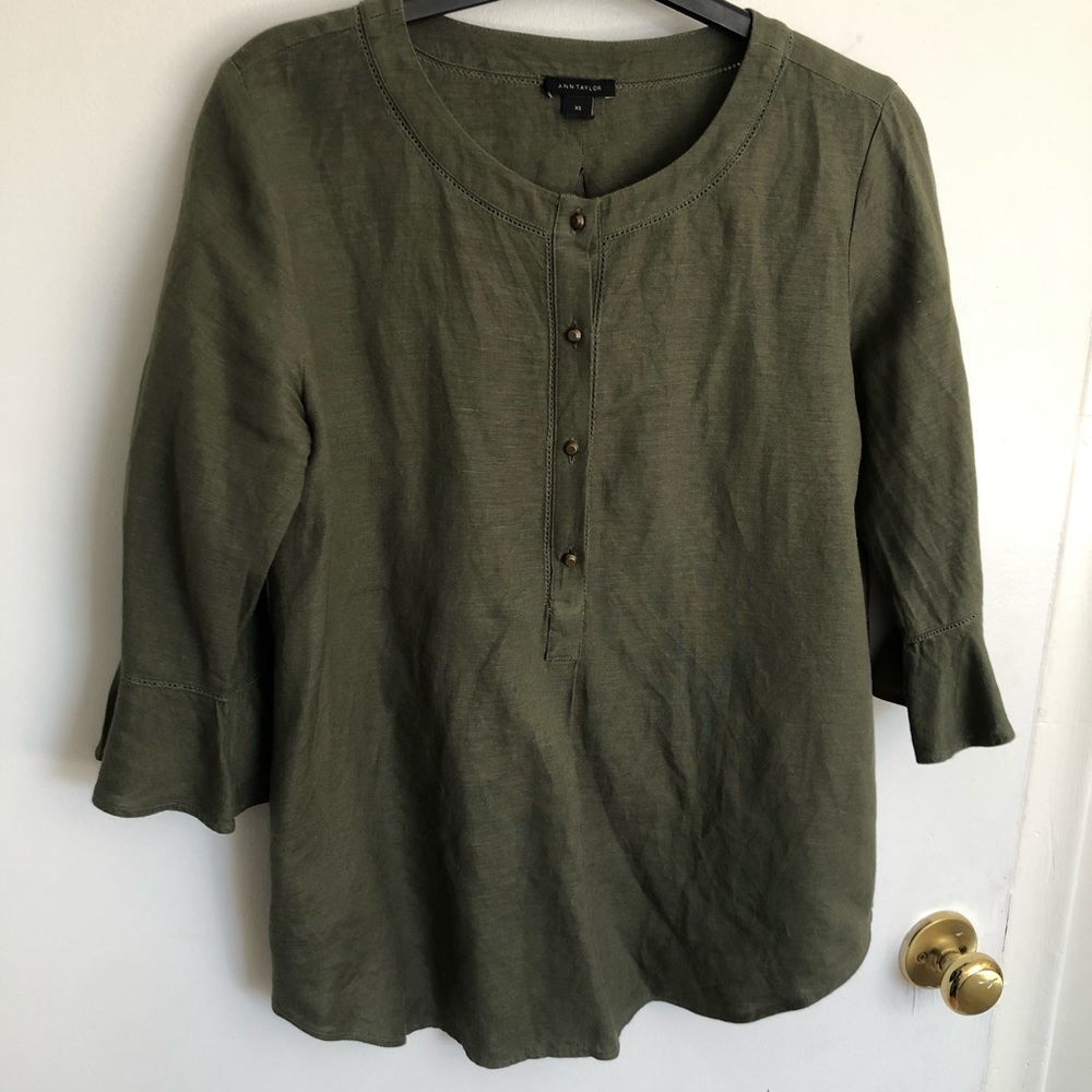 Linen Ann Taylor ruffle sleeved top